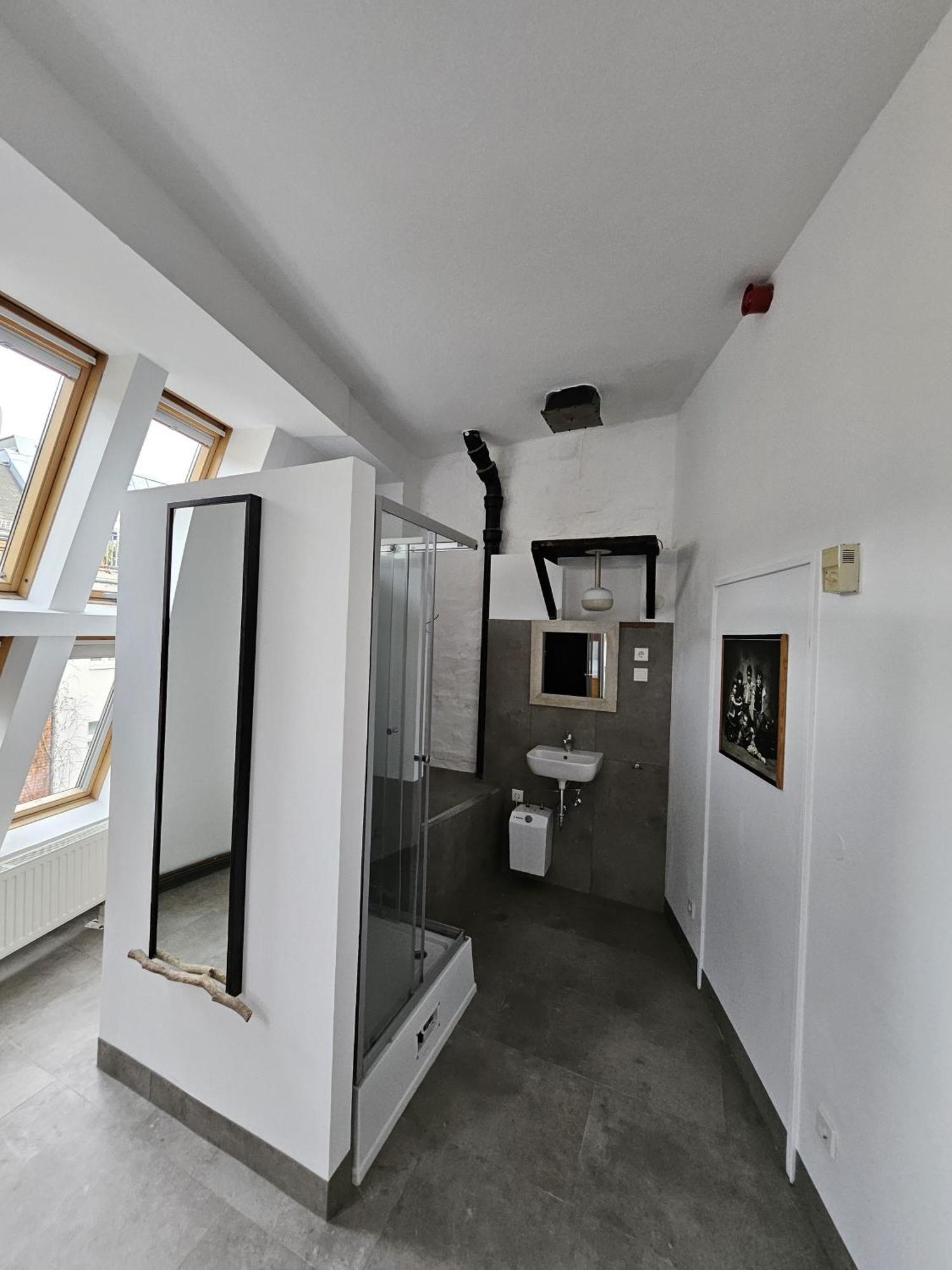 Albergue Fabrik - *