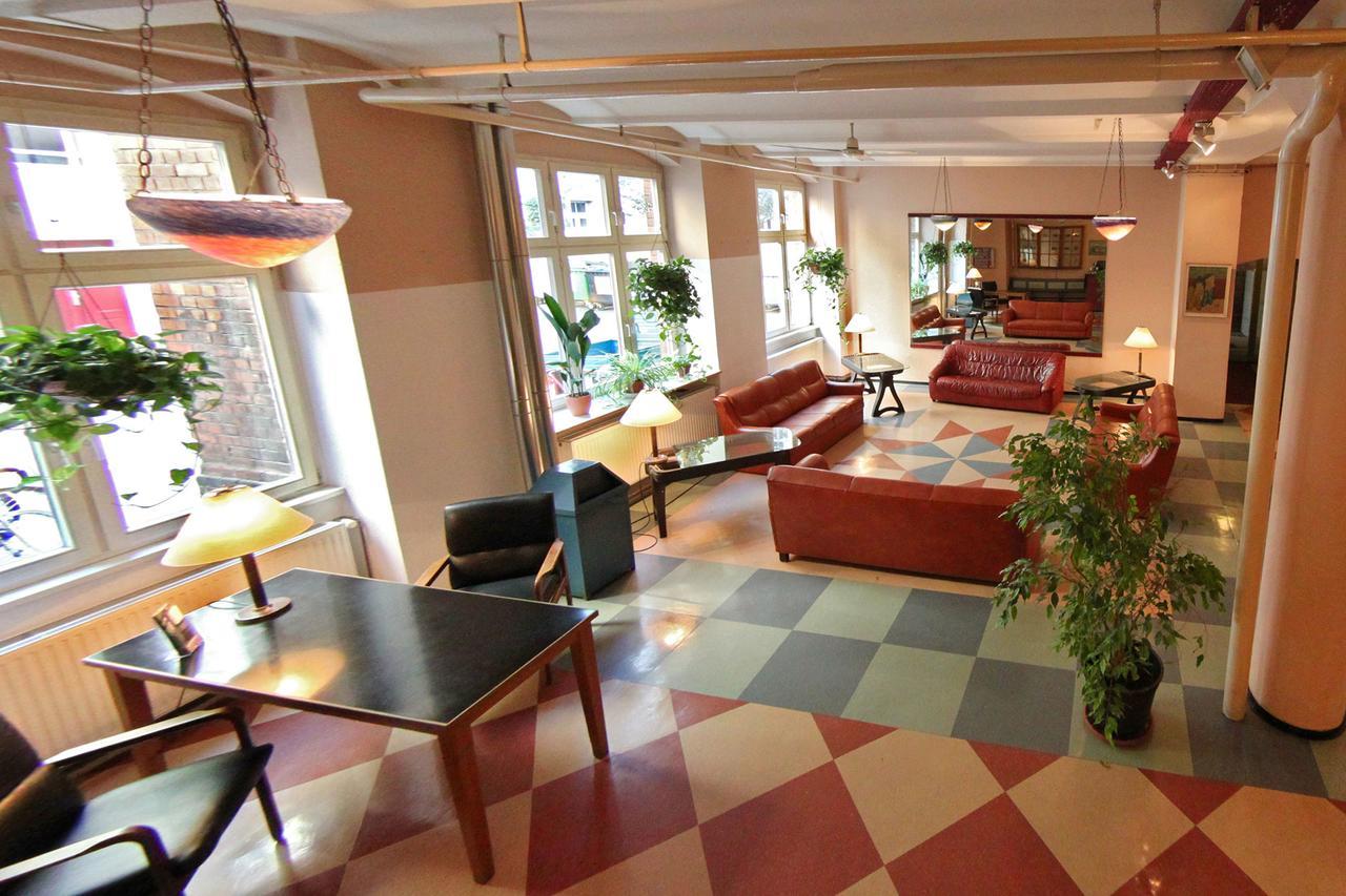 Albergue Fabrik - *